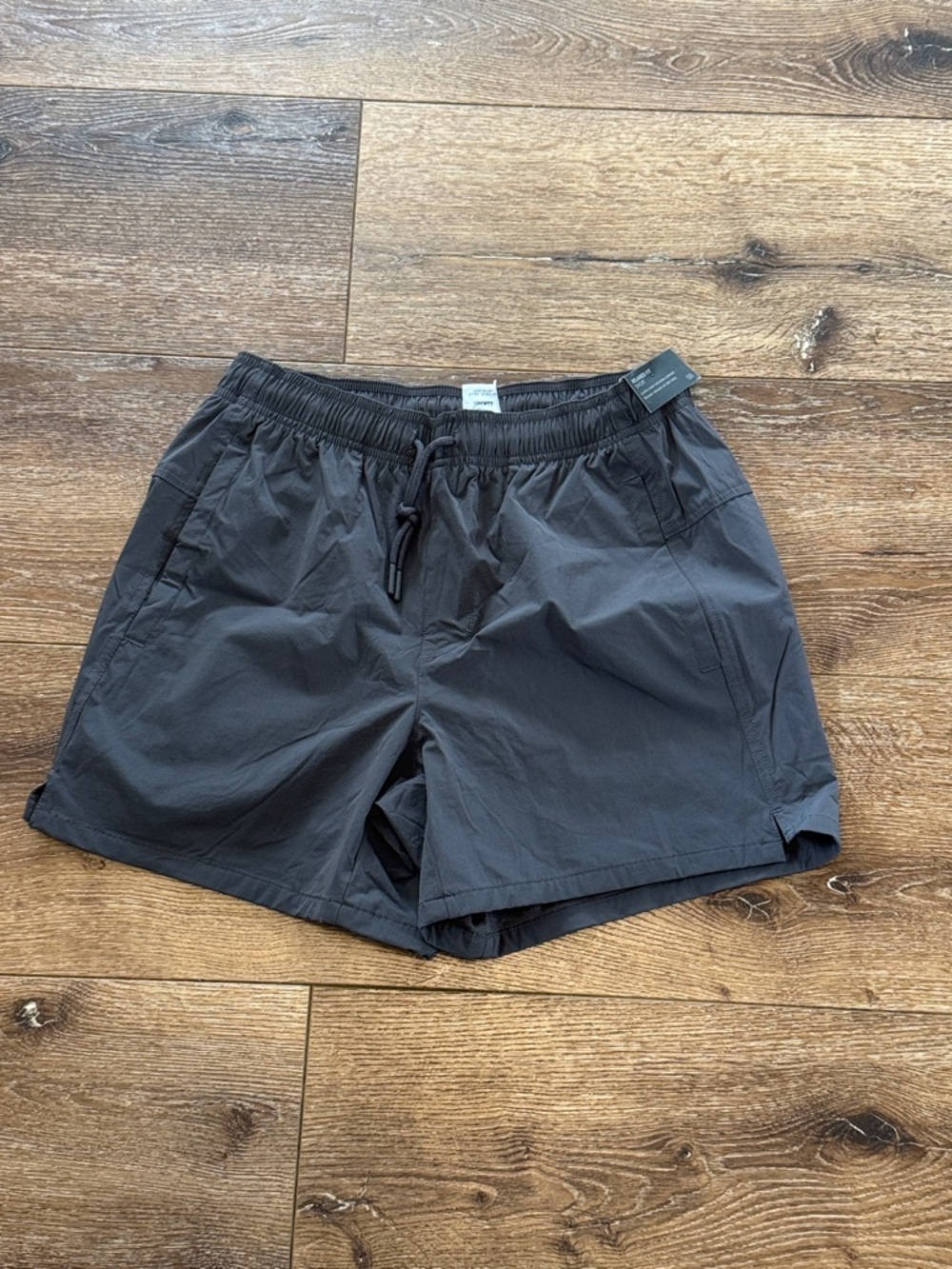 VRST‎ dark gray shorts small NWT